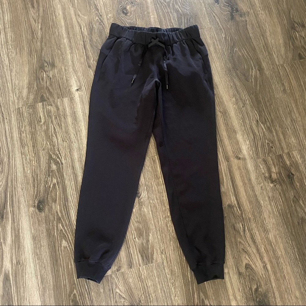 LULULEMON Black on the fly Jogger Pants